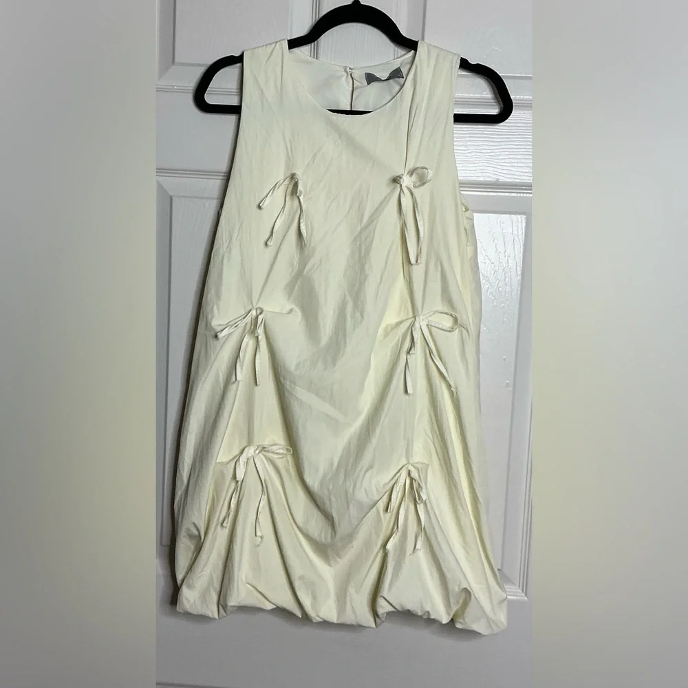 Cream Sheath Dress with Crew Neck for Cocktail Events